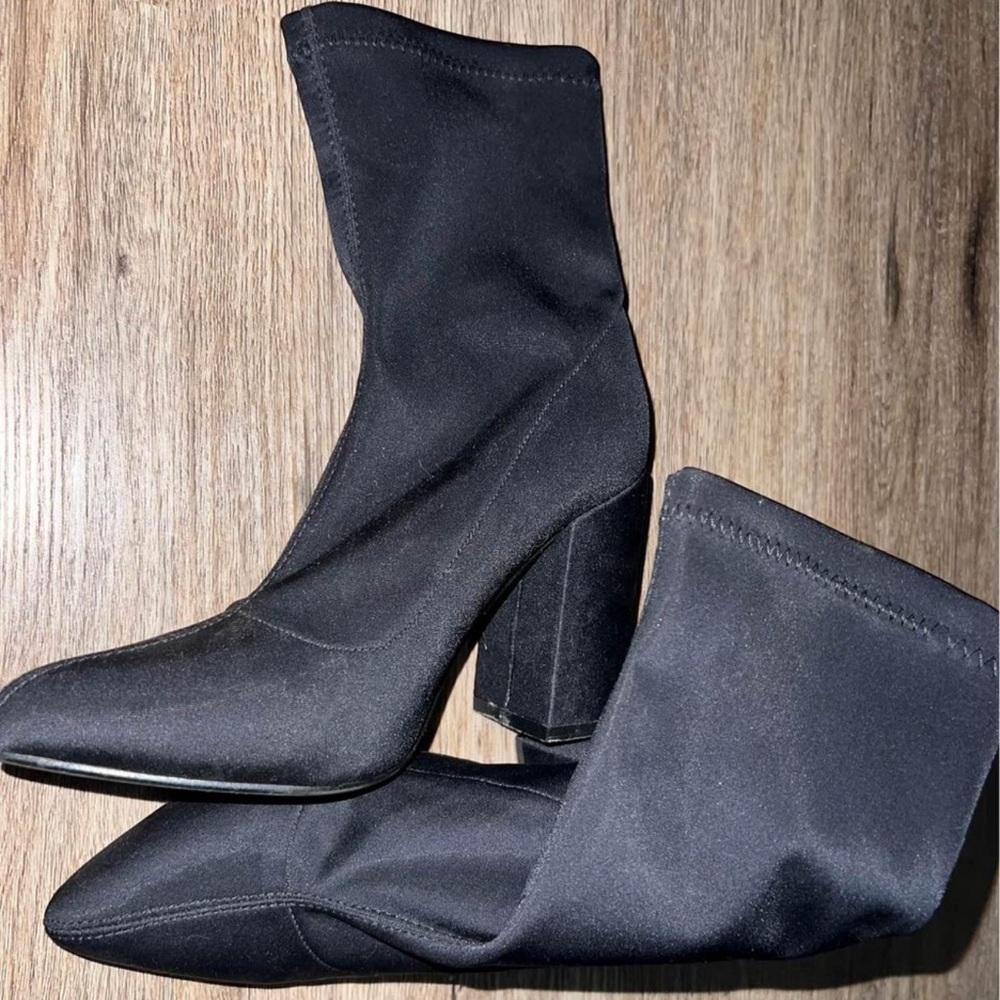 Boo Hoo black booties